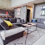 Twin 3 Bedroom With Jacuzzi By Rukalodges Ruka