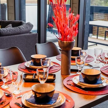 Twin 3 Bedroom With Jacuzzi By Rukalodges