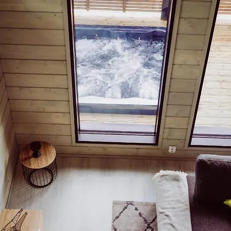 Twin 3 Bedroom With Jacuzzi By Rukalodges Ruka